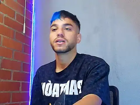 Snapshot of Leandro_valenzuela chatting on November 14, 2025, 4:10 pm Leandro valenzuela online show from November 14, 2025, 4:10 pm