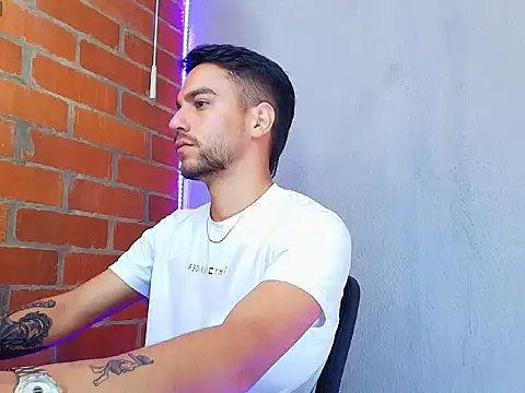 Snapshot of Leandro_valenzuela chatting on October 2, 2025, 6:00 pm Leandro valenzuela online show from October 2, 2025, 6:00 pm