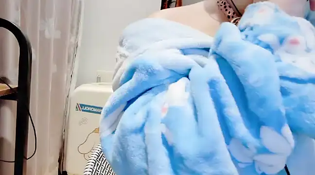 Snapshot of arena1357 chatting on February 15, 2025, 4:01 pm arena1357 online show from February 15, 2025, 4:01 pm