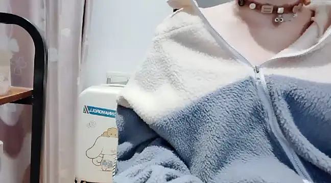 Snapshot of arena1357 chatting on December 19, 2024, 11:18 am arena1357 online show from December 19, 2024, 11:18 am