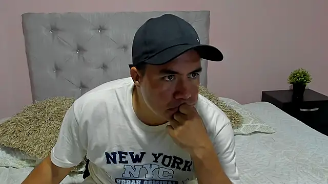 Snapshot of Jhonatan_Morales_S chatting on October 12, 2025, 3:30 am Jhonatan Morales S online show from October 12, 2025, 3:30 am