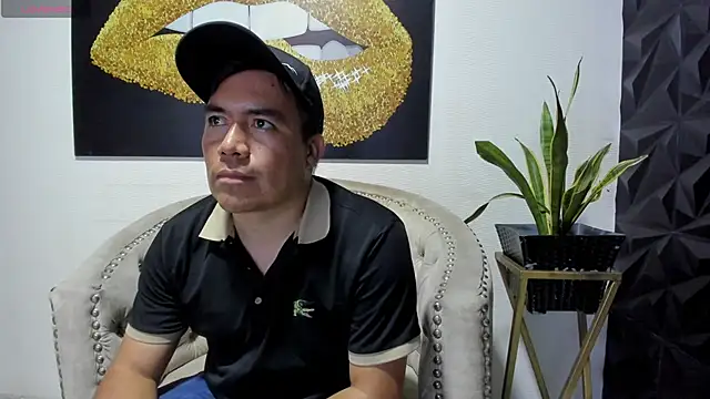 Snapshot of Jhonatan_Morales_S chatting on October 18, 2025, 11:29 pm Jhonatan Morales S online show from October 18, 2025, 11:29 pm