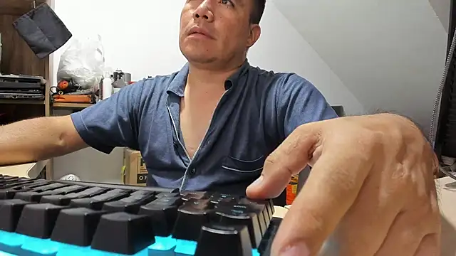 Jhonatan Morales S online show from November 21, 2025, 4:00 am