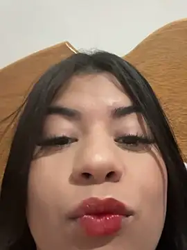 Snapshot of Jhullyfonseca chatting on October 3, 2025, 2:59 am Jhullyfonseca online show from October 3, 2025, 2:59 am
