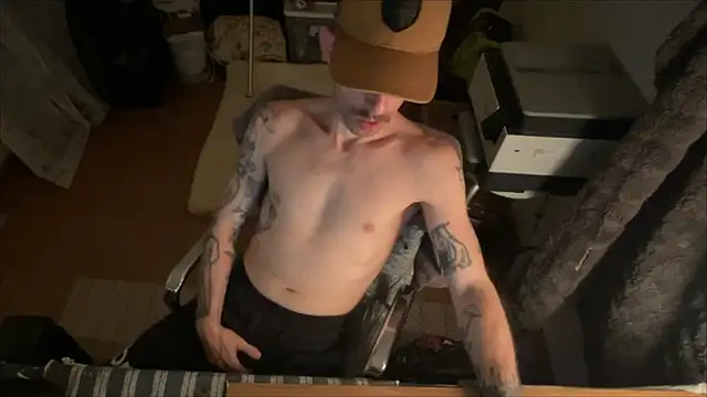 Snapshot of RuffClvb chatting on March 5, 2025, 10:11 am RuffClvb online show from March 5, 2025, 10:11 am