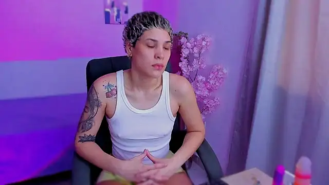 Snapshot of Charlee_pink chatting on December 1, 2025, 5:36 pm Charlee pink online show from December 1, 2025, 5:36 pm