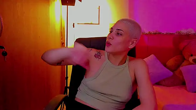 Charlee pink online show from March 28, 2026, 10:05 am