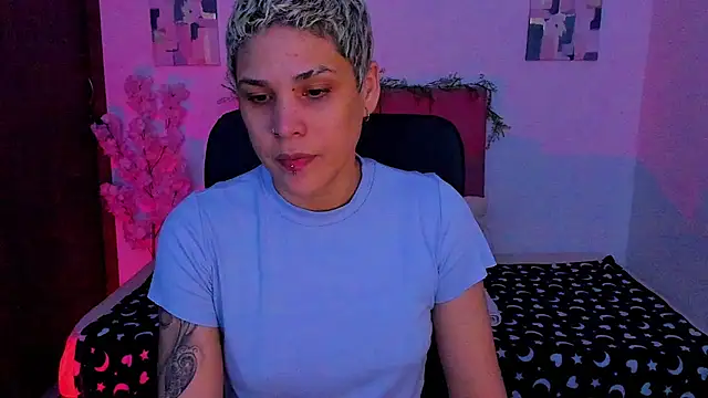 Snapshot of Charlee_pink chatting on October 24, 2025, 12:31 am Charlee pink online show from October 24, 2025, 12:31 am