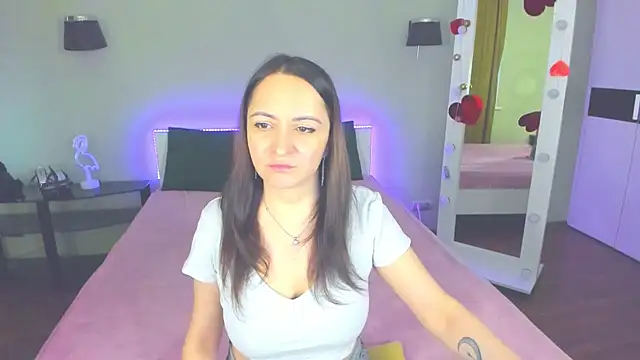 AngellLika online show from March 19, 2026, 1:44 pm