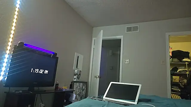 Snapshot of ChillzPnp chatting on November 24, 2025, 7:19 am ChillzPnp online show from November 24, 2025, 7:19 am