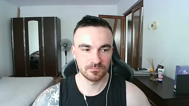 Snapshot of mu5clemania2 chatting on June 7, 2026, 9:03 am mu5clemania2 online show from June 7, 2026, 9:03 am