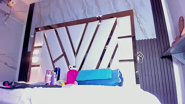 Snapshot of lola_hornei chatting on December 5, 2025, 2:26 pm lola hornei online show from December 5, 2025, 2:26 pm