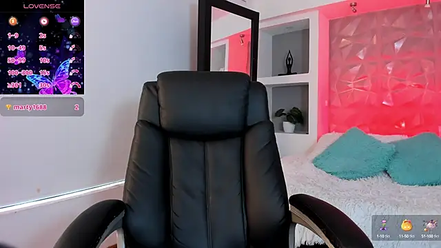 Snapshot of elisa_collins chatting on February 22, 2025, 7:58 pm elisa collins online show from February 22, 2025, 7:58 pm