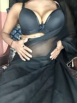 baby soni78690 online show from January 7, 2026, 4:23 pm