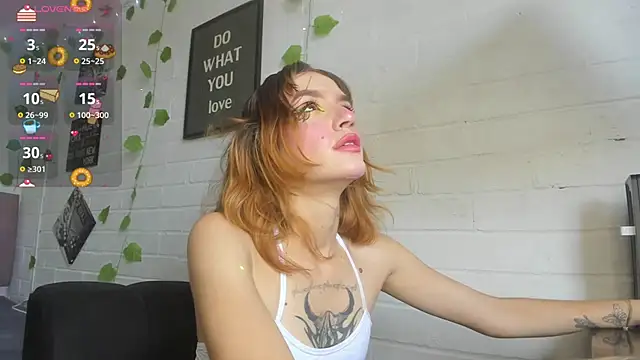 Snapshot of katt__black__ chatting on November 24, 2025, 8:31 pm katt black online show from November 24, 2025, 8:31 pm