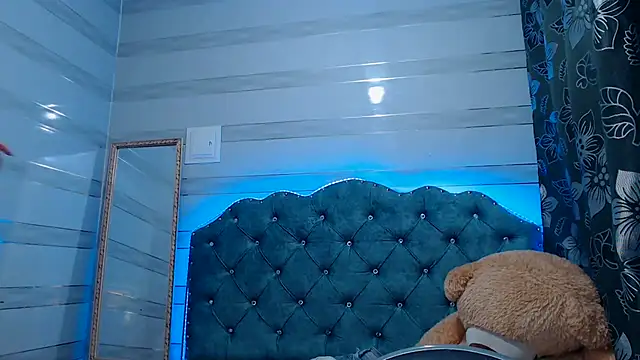 Snapshot of lily_jamesx chatting on March 20, 2025, 12:51 am lily jamesx online show from March 20, 2025, 12:51 am