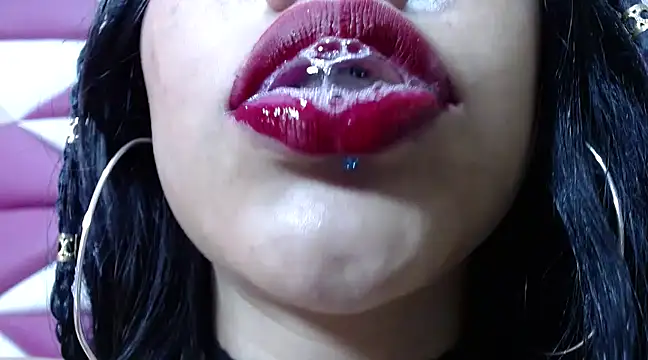 Snapshot of lily_jamesx chatting on February 24, 2025, 10:36 pm lily jamesx online show from February 24, 2025, 10:36 pm