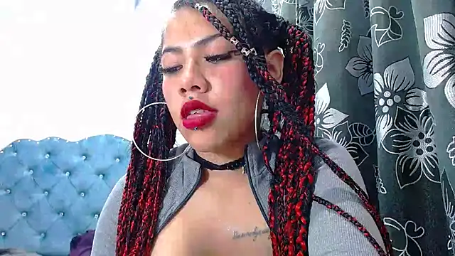 Snapshot of lily_jamesx chatting on February 14, 2025, 3:22 am lily jamesx online show from February 14, 2025, 3:22 am