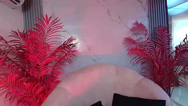 Snapshot of EvaHalsey chatting on December 3, 2025, 8:30 pm EvaHalsey online show from December 3, 2025, 8:30 pm