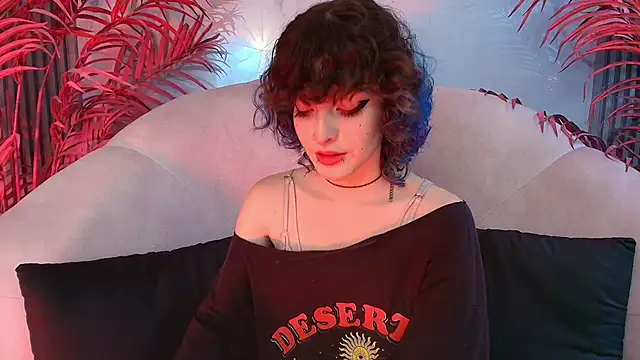 Snapshot of EvaHalsey chatting on November 4, 2025, 7:17 pm EvaHalsey online show from November 4, 2025, 7:17 pm