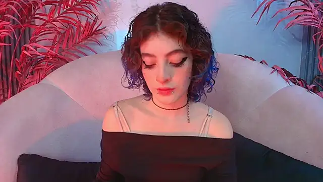 Snapshot of EvaHalsey chatting on October 29, 2025, 8:30 pm EvaHalsey online show from October 29, 2025, 8:30 pm