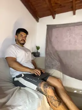 AndresSmith   online show from April 15, 2026, 7:40 pm