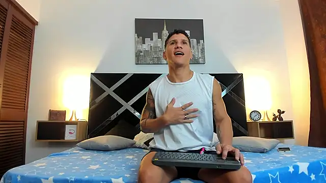 nakedfoam1 online show from April 14, 2026, 3:22 am