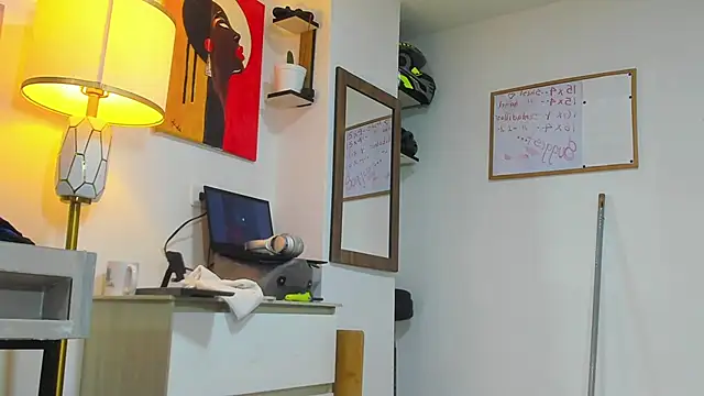 nakedfoam1 online show from April 21, 2026, 4:24 pm