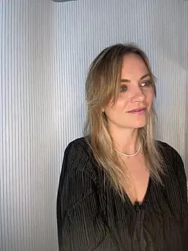 Snapshot of Milla__one chatting on September 23, 2025, 1:40 pm Milla  one online show from September 23, 2025, 1:40 pm