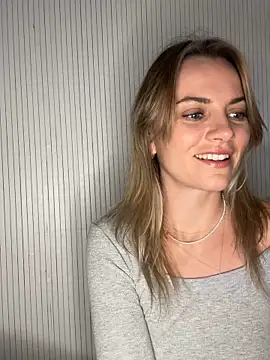 Snapshot of Milla__one chatting on October 11, 2025, 5:25 pm Milla  one online show from October 11, 2025, 5:25 pm