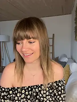 Snapshot of Milla__one chatting on February 5, 2025, 9:04 am Milla  one online show from February 5, 2025, 9:04 am