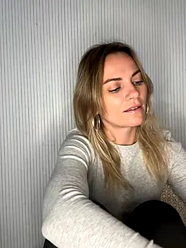 Milla  one online show from November 9, 2025, 2:21 pm