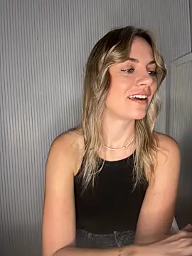 Snapshot of Milla__one chatting on October 20, 2025, 7:20 am Milla  one online show from October 20, 2025, 7:20 am