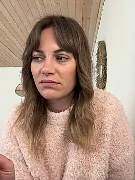 Snapshot of Milla__one chatting on February 19, 2025, 11:17 am Milla  one online show from February 19, 2025, 11:17 am