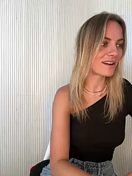 Snapshot of Milla__one chatting on June 15, 2026, 1:00 pm Milla one online show from June 15, 2026, 1:00 pm