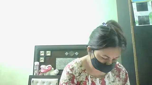 couplesuni online show from March 15, 2026, 7:04 am