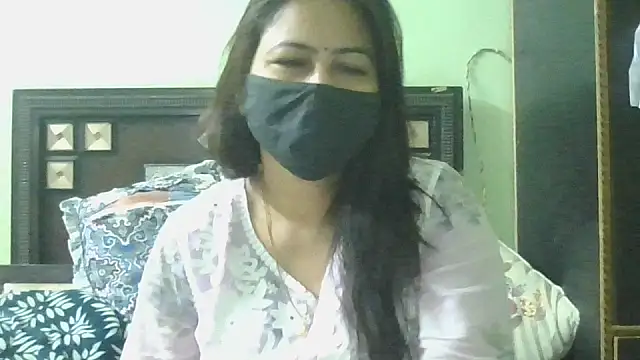 Snapshot of couplesuni chatting on May 26, 2026, 10:24 am couplesuni online show from May 26, 2026, 10:24 am