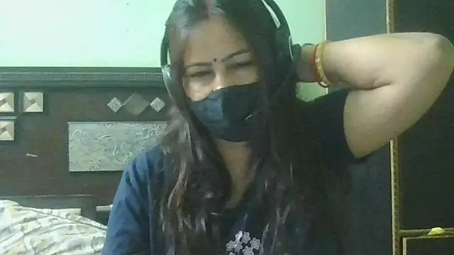 couplesuni online show from April 14, 2026, 5:01 am