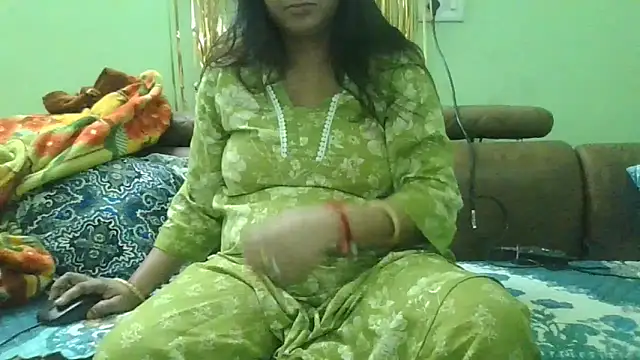 couplesuni online show from November 3, 2025, 9:35 am