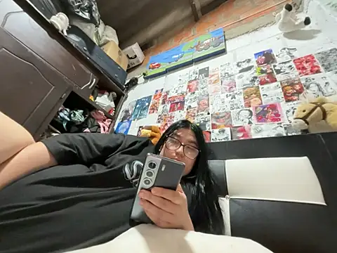 dafne19  online show from April 6, 2026, 4:46 am