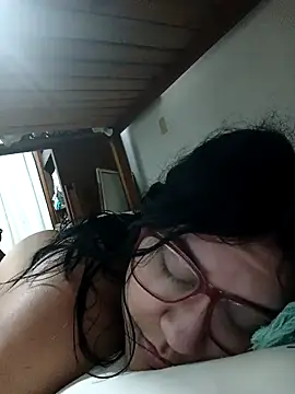 dafne19  online show from November 2, 2025, 6:51 am