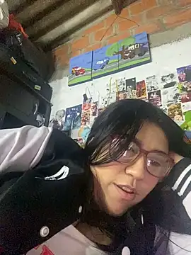 dafne19  online show from November 18, 2025, 5:00 am