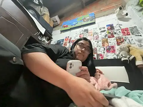 dafne19  online show from March 13, 2026, 4:17 am