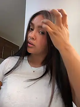 Snapshot of _NINA chatting on February 7, 2026, 10:40 pm NINA online show from February 7, 2026, 10:40 pm