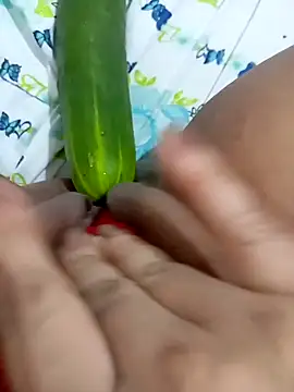 ambarlennoix online show from November 30, 2025, 5:41 am