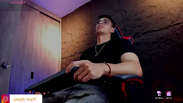 Snapshot of joseph_boy chatting on November 3, 2025, 11:36 am joseph boy online show from November 3, 2025, 11:36 am