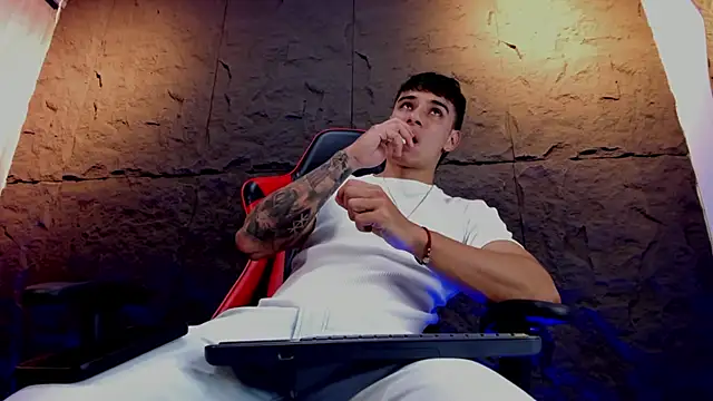 Snapshot of joseph_boy chatting on December 15, 2025, 11:49 am joseph boy online show from December 15, 2025, 11:49 am