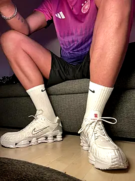 nikeaddicted2 online show from December 14, 2025, 9:04 am