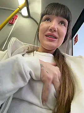 Sophie Avory online show from April 10, 2026, 4:47 pm