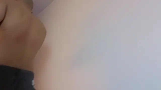 Snapshot of SultryAndrewww chatting on November 18, 2025, 4:16 am SultryAndrewww online show from November 18, 2025, 4:16 am